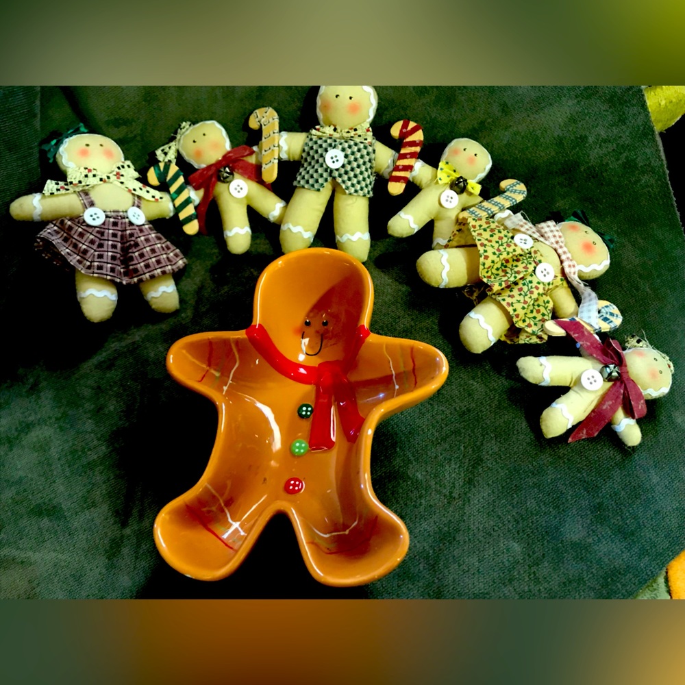 Cookie dish and toy